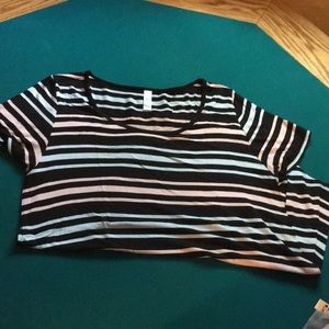 Women’s lularoe classic tee